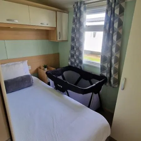 אתר קמפינג Kestrel19 Bay Caravan קייטון